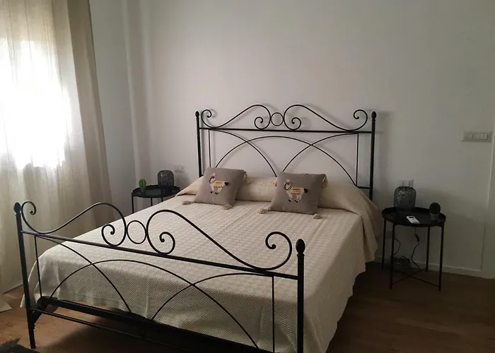 La Casa Accanto Барі